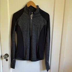 Lululemon Run U Turn Gray and Black Half-Zip Pullover Size 10